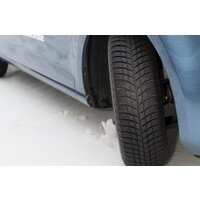 Bridgestone Blizzak LM001 225/45R18 95H (run-flat) Image #4